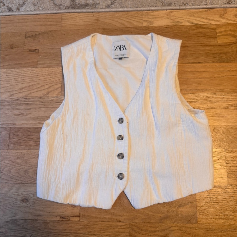 Zara White Textured Button-Front Crop Vest